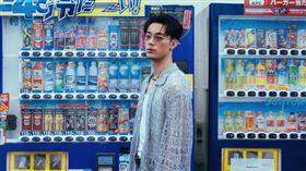 博文推出個人首本聲景寫真輯。（圖／華納音樂提供）