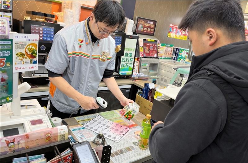 串聯百家企業與民眾資源，攜手市府投入公益行動，為弱勢族群打造更溫暖完善的社會支持網絡。（圖／台北市政府提供）