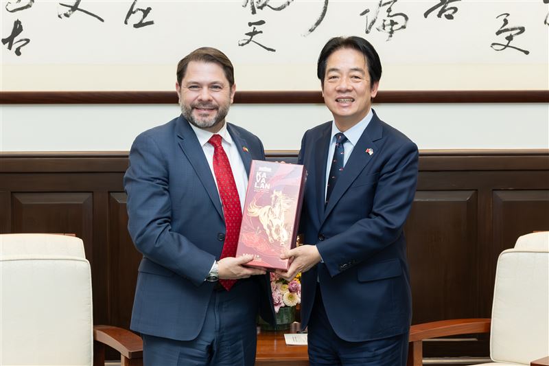 賴清德總統今（23）日下午接見美國聯邦參議員蓋耶哥（Ruben Gallego）訪問團。（圖／取自總統府）