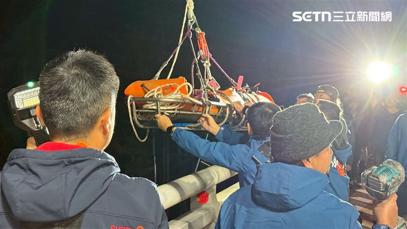 台東縣成功鎮八邊橋昨晚（23日）發生墜橋事故。（圖／翻攝畫面）