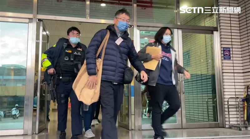 今日上午6時許，15.8億元現鈔在大批警力護送下送往各個發放所。（圖／翻攝畫面）