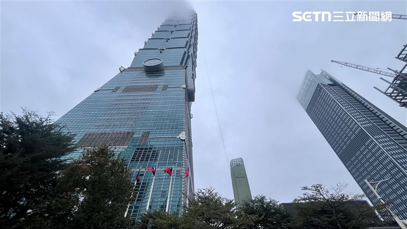 霍諾德徒手攀台北101延期至明(25)日登場。(圖／記者賴俊佑攝影）