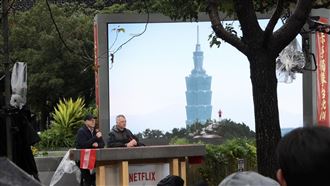 霍諾德徒手攀101延期　嗨喊：明天再來