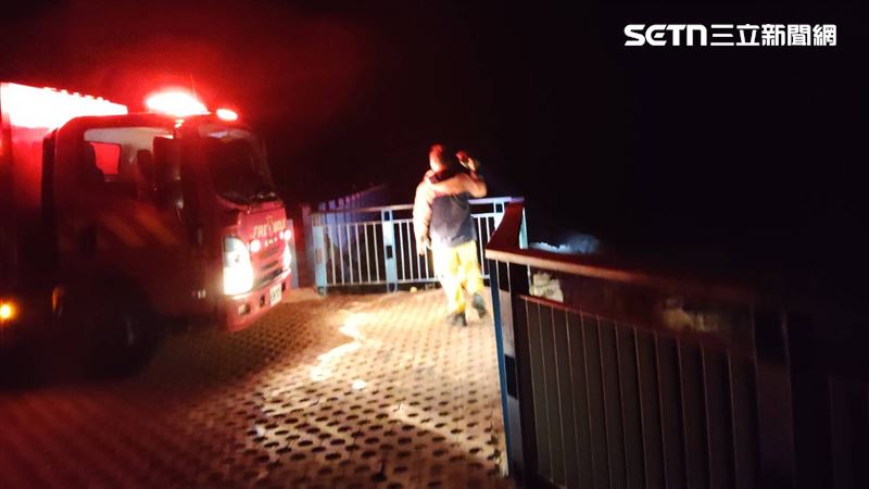 屏東縣琉球鄉大福漁港昨晚（23日）傳出女潛水教練下水失蹤案。（圖／翻攝畫面）