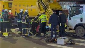 垃圾車,回收車,環保局,夾擊,桃園,目擊者（圖／記者石明啟攝影）