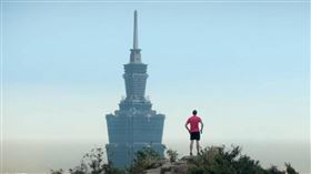 霍諾德今徒手爬101將於上午9點登場。（圖／翻攝臉書／台北101）