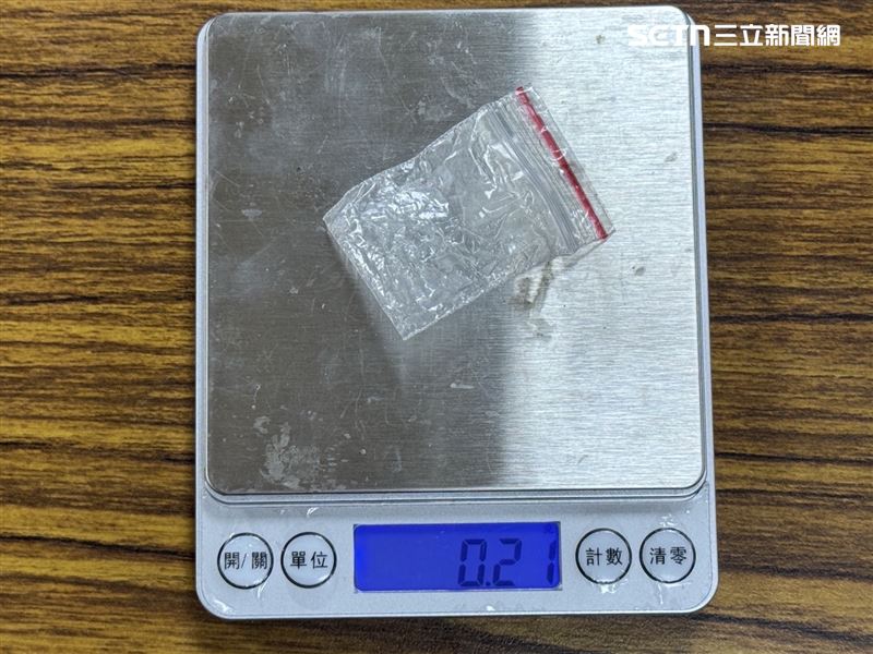 北市詹男潛入診所搜刮22萬元財物，警方在旅館搜出安非他命。（圖／翻攝畫面）