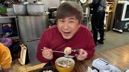 錄到一半爆意外　胡瓜突被拋接到高空腿軟