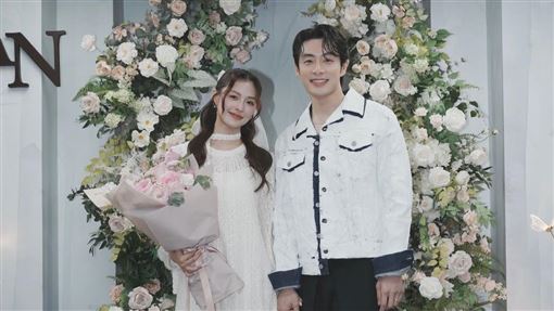 管麟、吳季璇正式結婚！交往六年當登記日