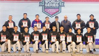 東園少棒獲MLB等級球員卡　陳鏞基鼓勵