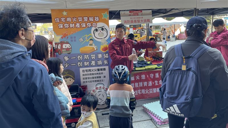 活動現場設有豐富多元的消防體驗與舞台節目，邀請親子同樂。（圖／台中市消防局提供）