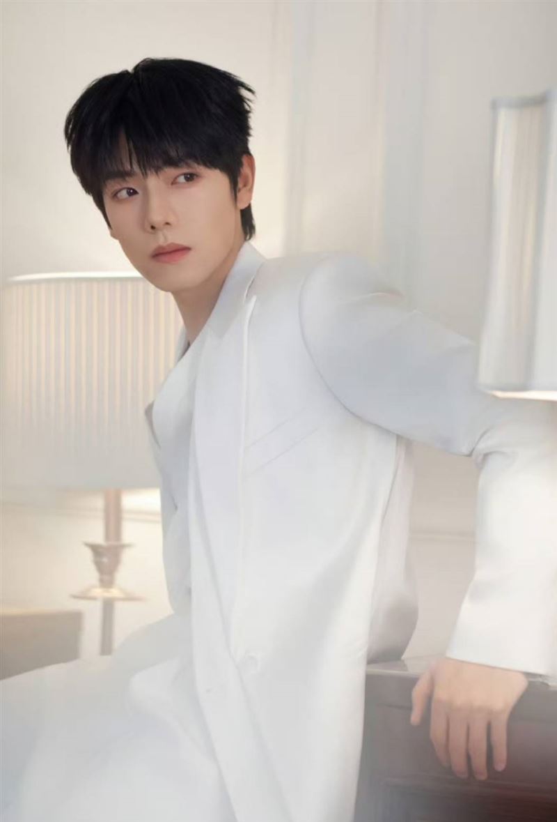 曾輝入行後爆紅。（圖／翻攝自曾輝微博）