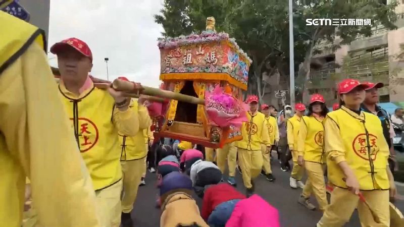 苗栗後龍的山邊媽祖到台中地區進行「贊境賜福」