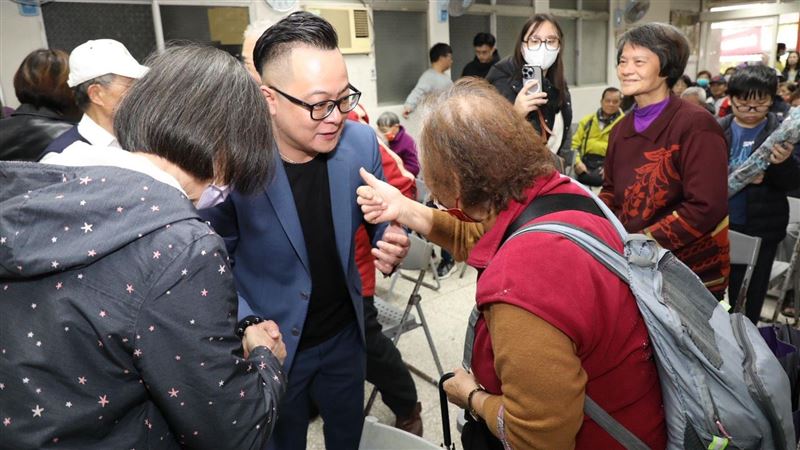 童子瑋拋重陽敬老加倍 百歲人瑞可領1萬2