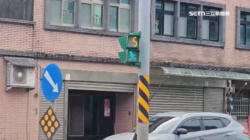 路口紅綠燈是出事後才裝設