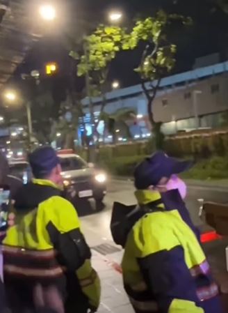 女子報警，再與業者協調，最終拖吊費用恢復成2000元。（圖／翻攝自鋼鐵爸臉書）