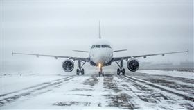 「颶風級」冬季風暴橫掃全美！10 餘州進入緊急狀態、萬航班癱瘓。（圖／翻攝自X平台 @SecDuffy）