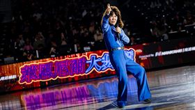 新竹御嵿攻城獅邀請「舞棍阿伯」葉復台開場演出。（圖／攻城獅提供） 