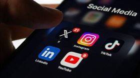 芬蘭擬管控未成年用手機時間，2歲以下禁碰螢幕、15歲以下禁用社群。（示意圖／Unsplash）