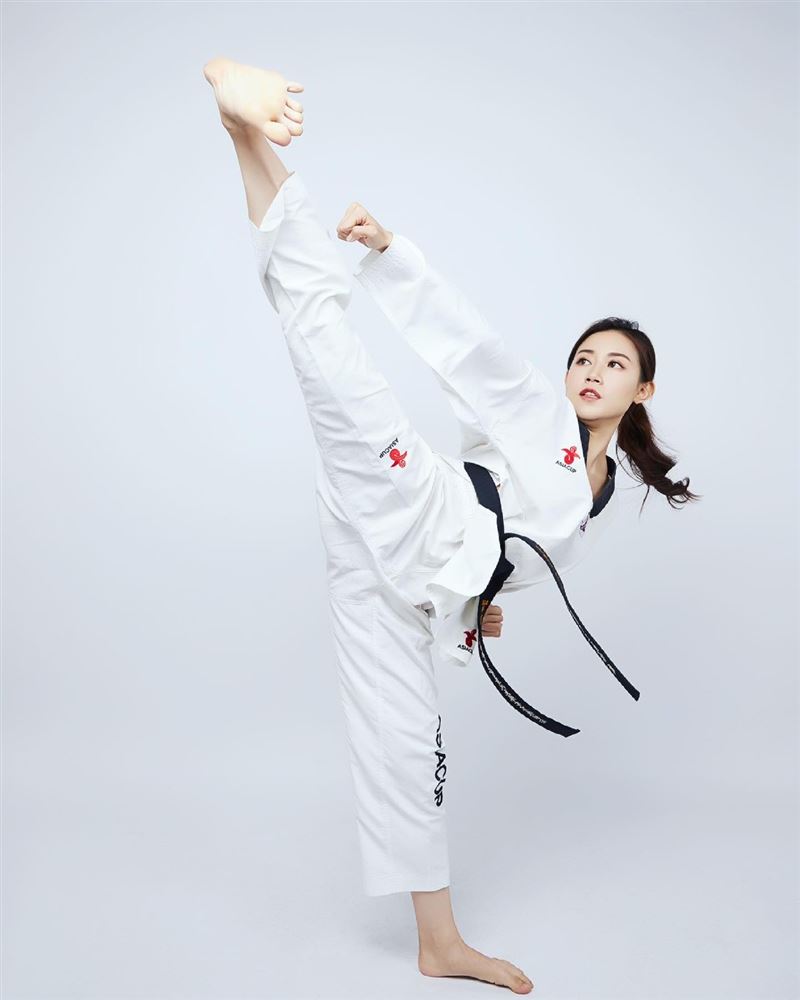 李芷儀出身跆拳世家，擁有黑帶五段的精湛實力。（圖／李芷儀提供）