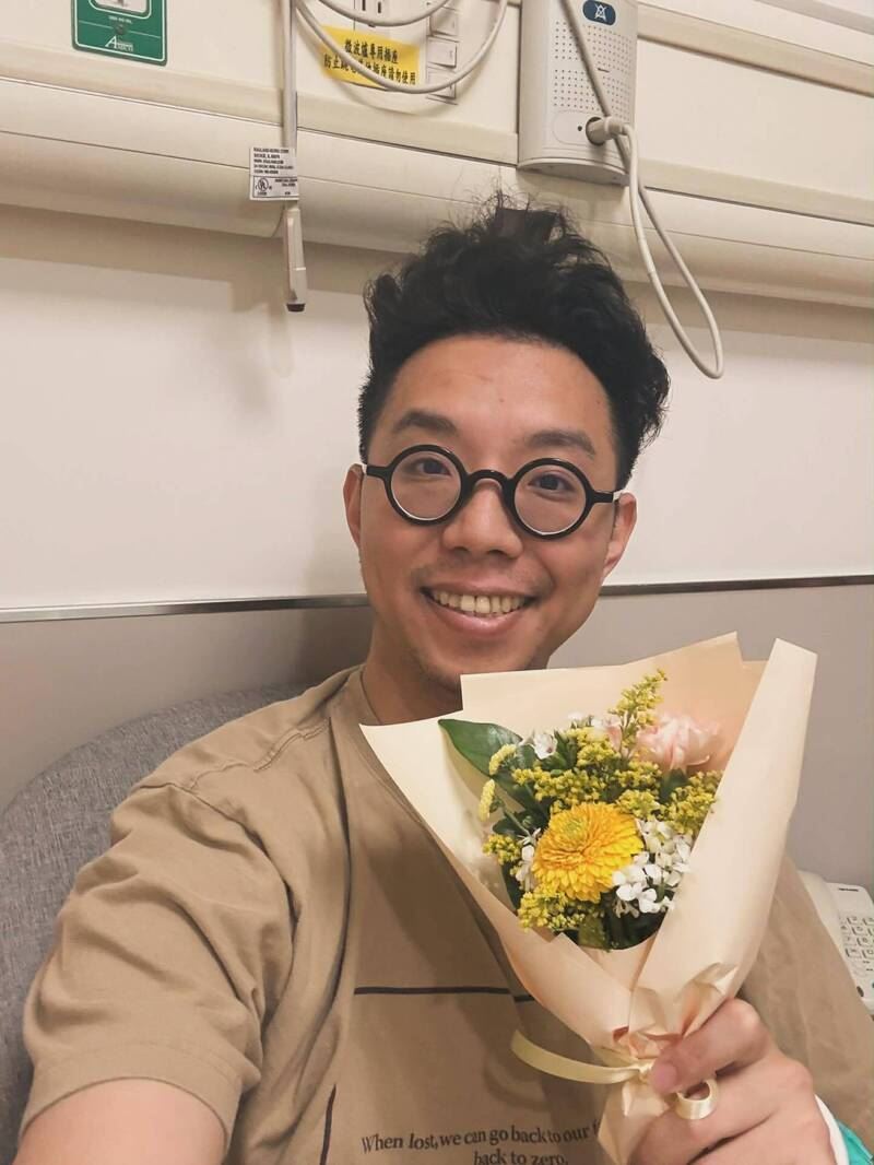 簡少年入院動手術。（圖／翻攝自臉書）