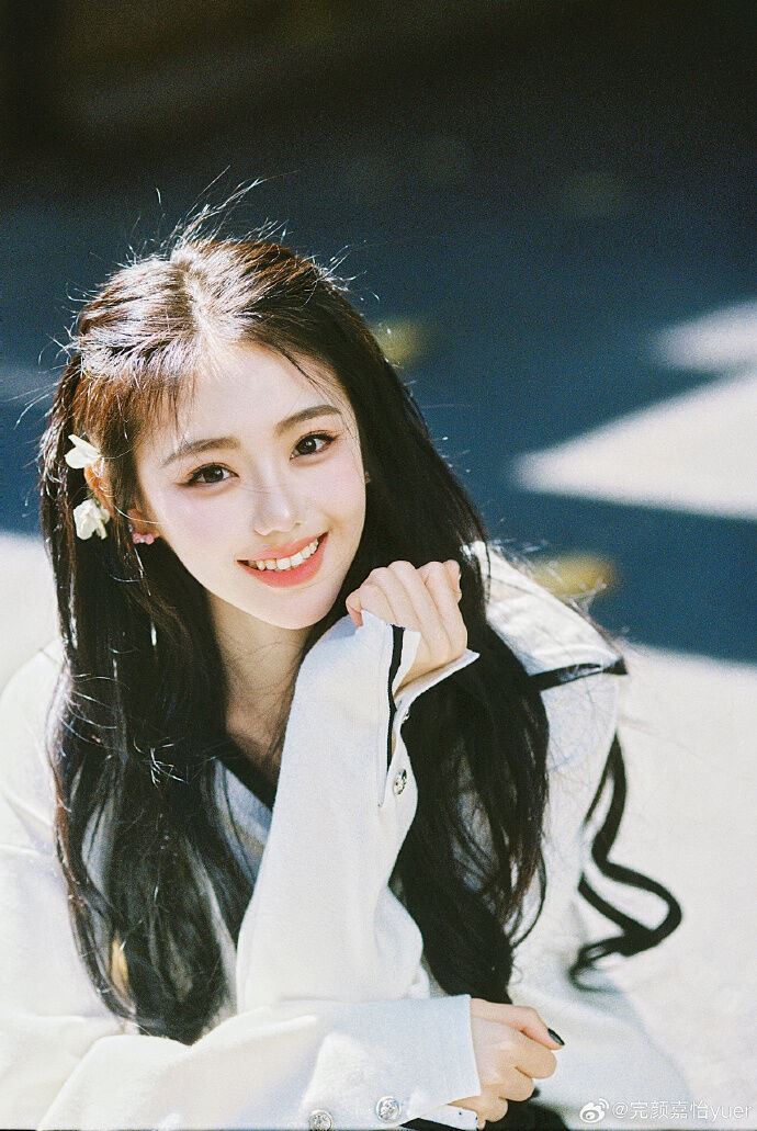 李瑞濱被傳出軌，對象是《創造營亞洲》的完顏嘉怡。（圖／翻攝自微博）