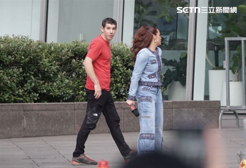 艾力克斯霍諾德（Alex Honnold）現身101。（圖／記者鄭孟晃攝影）