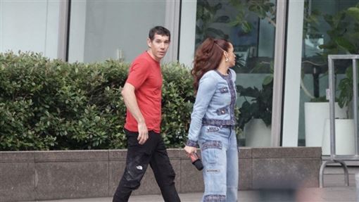 霍諾德現身了　天氣放晴預備迎戰101