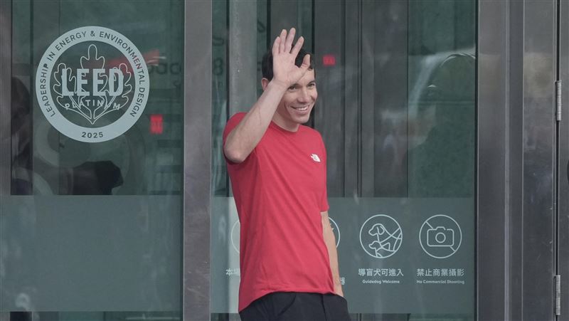 霍諾德攀101全球關注中　CNN首頁直擊台灣