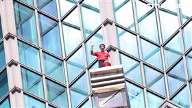 霍諾德攀登台北101。（圖／記者鄭孟晃攝影）