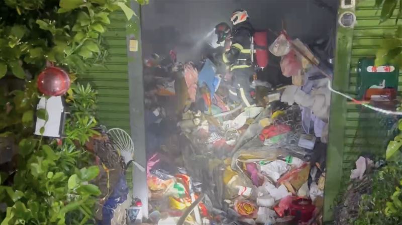 社頭鄉一處民宅因不明原因竄出火煙。（圖／民眾提供）