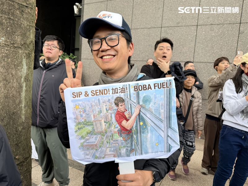 Steven原本預計週六返美，但因霍諾德昨日遇雨延期，他立刻改票。（圖／記者李育道攝影）