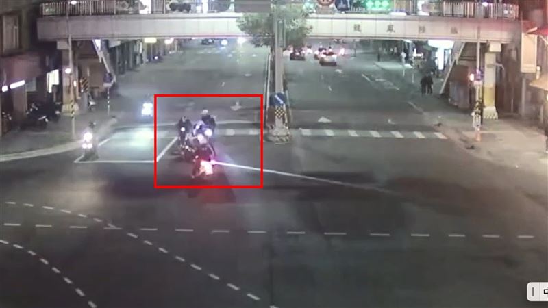 溫男逃了幾公里後被警方攔截後壓制逮捕。（圖／翻攝畫面）