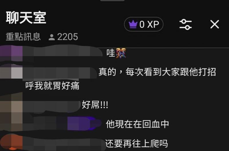 霍諾德攀爬台北101,粉絲隔玻璃窗打招呼,讓其他民眾擔心影響到他。(圖/翻攝畫面)