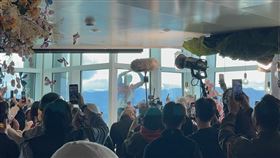 霍諾德攀爬台北101。觀景台最近距離 霍諾德妻子在89樓等老公 賈永婕也在（圖／記者賴俊佑攝影）