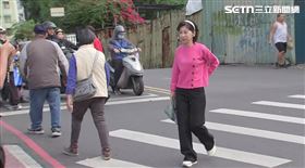 陳佩琪陪同民眾黨中和區市議員參選人陳怡君掃街（圖／翻攝畫面）