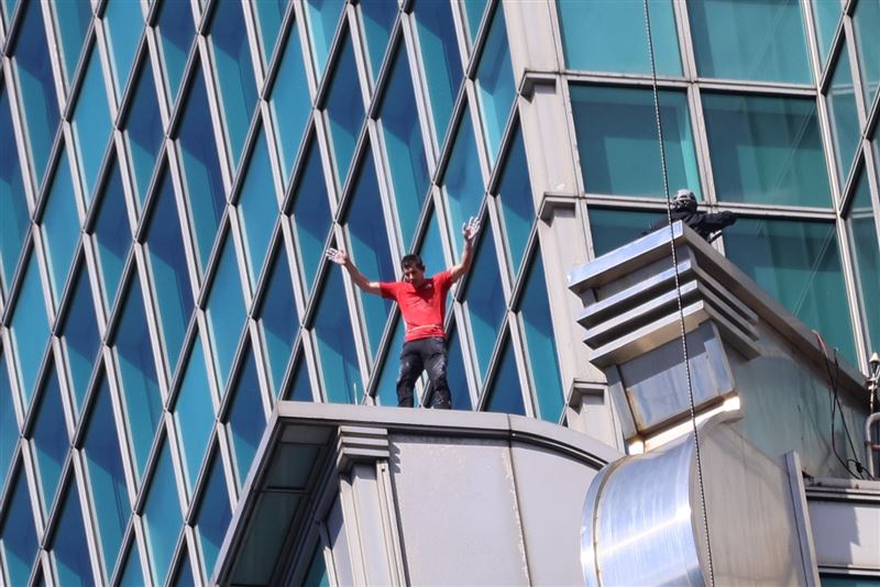 霍諾德完成登頂101。（圖／記者鄭孟晃攝影）