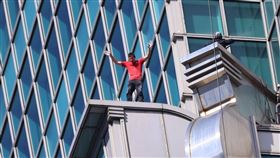 霍諾德完成登頂101。（圖／記者鄭孟晃攝影）