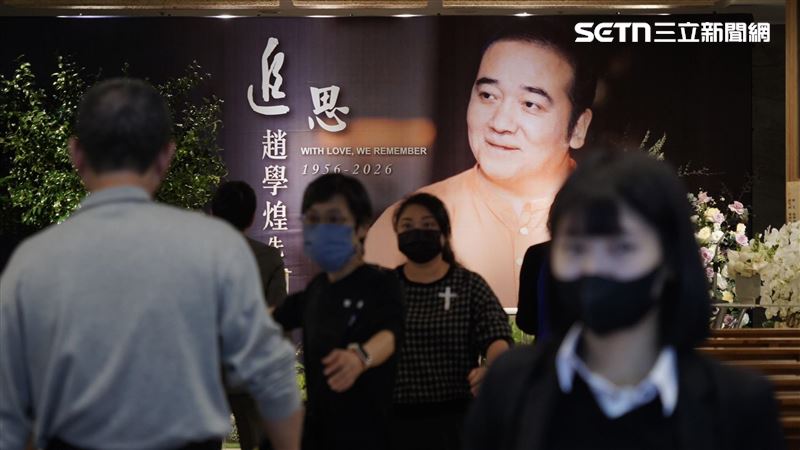 趙學煌追思會現場曝光　靈堂滿場白花佈置