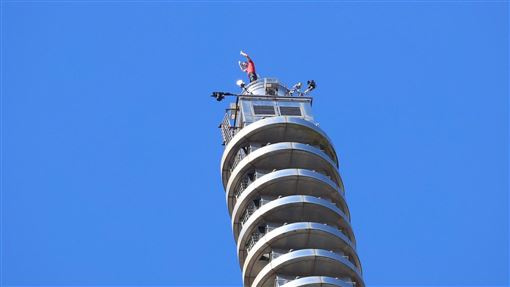 霍諾德91分鐘爬完台北101超狂　民眾傻眼