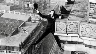 徒手攀高樓百年極限史　眾目睽睽墜地掀議