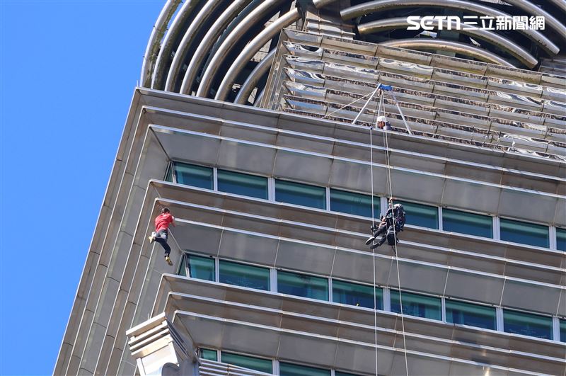 艾力克斯霍諾德(Alex Honnold)的攝影師超敬業。(圖/記者鄭孟晃攝影)