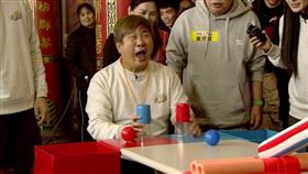 胡瓜挑戰玩遊戲。（圖／民視提供）
