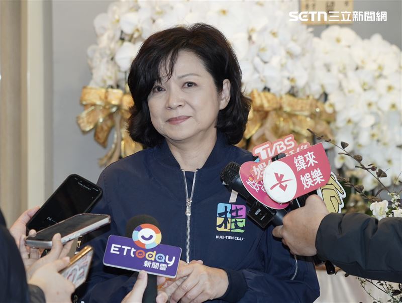 楊貴媚強忍淚水受訪。（圖／記者趙于瑩攝影）