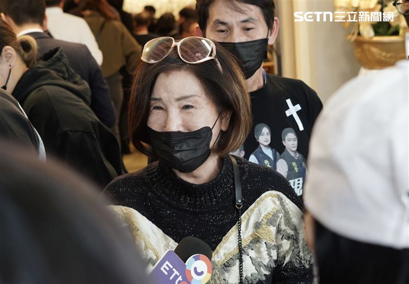 恬娃現身致哀。（圖／記者趙于瑩攝影）