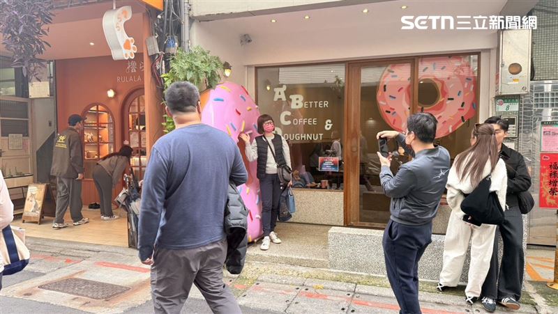 直擊/禁童遭炎上 甜甜圈店現況曝光