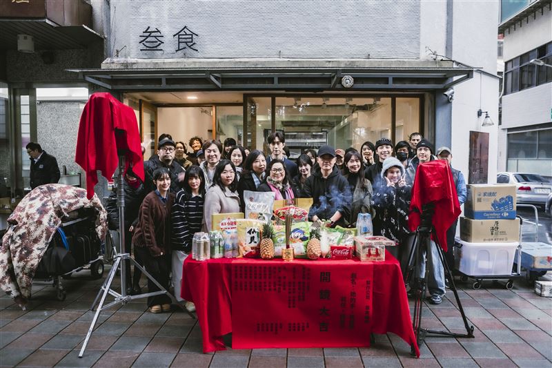 臺灣豎屏劇天花板《她的手,我想牽》挑戰近年備受關注的 GL 題材(Girls’ Love)。(圖/原來娛樂提供)
