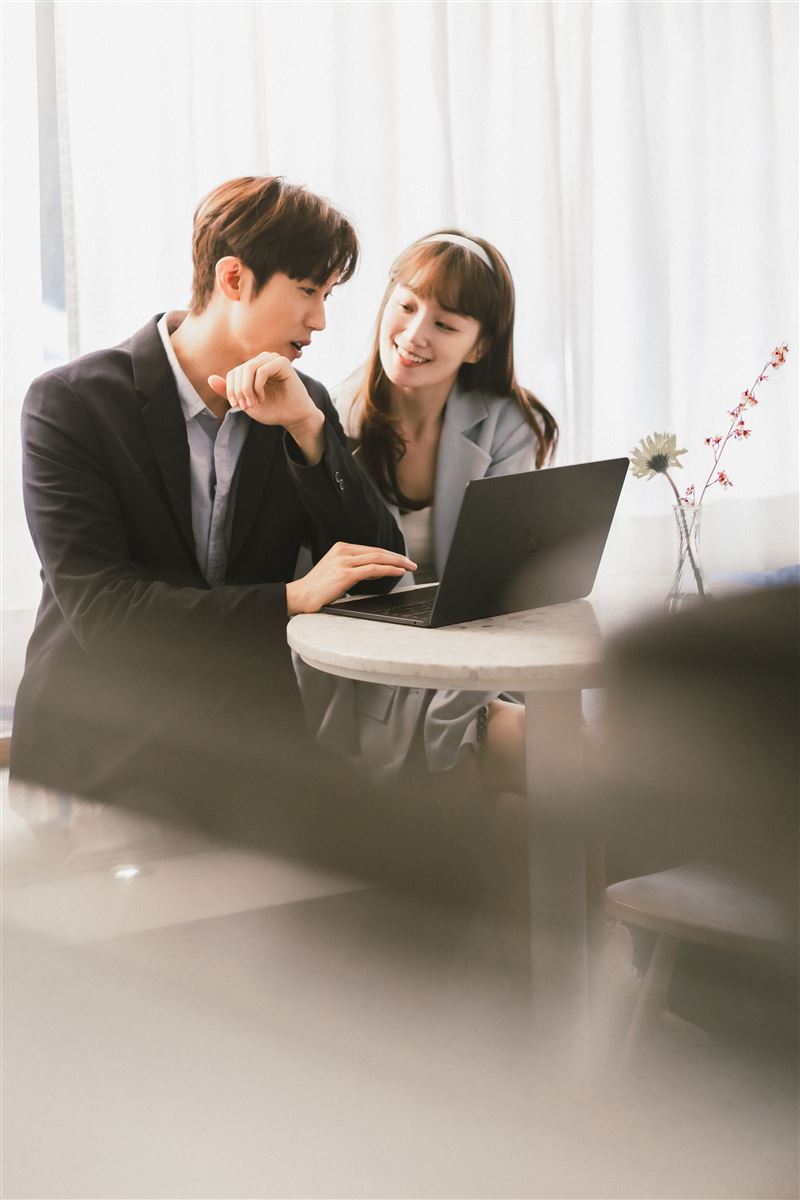 范姜彥豐(左)與李京恬合作演出。(圖/原來娛樂提供)