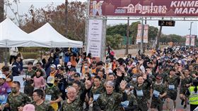 2026金門馬拉松　後備軍人組團參加2026金門馬拉松25日落幕，競賽組賽事聚集超過6000名選手，其中後備軍人主動召集參賽也是亮點之一。中央社記者吳玟嶸攝　115年1月25日