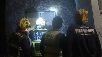 驚魂記！台中夫妻「困豪宅電梯」卡20分鐘